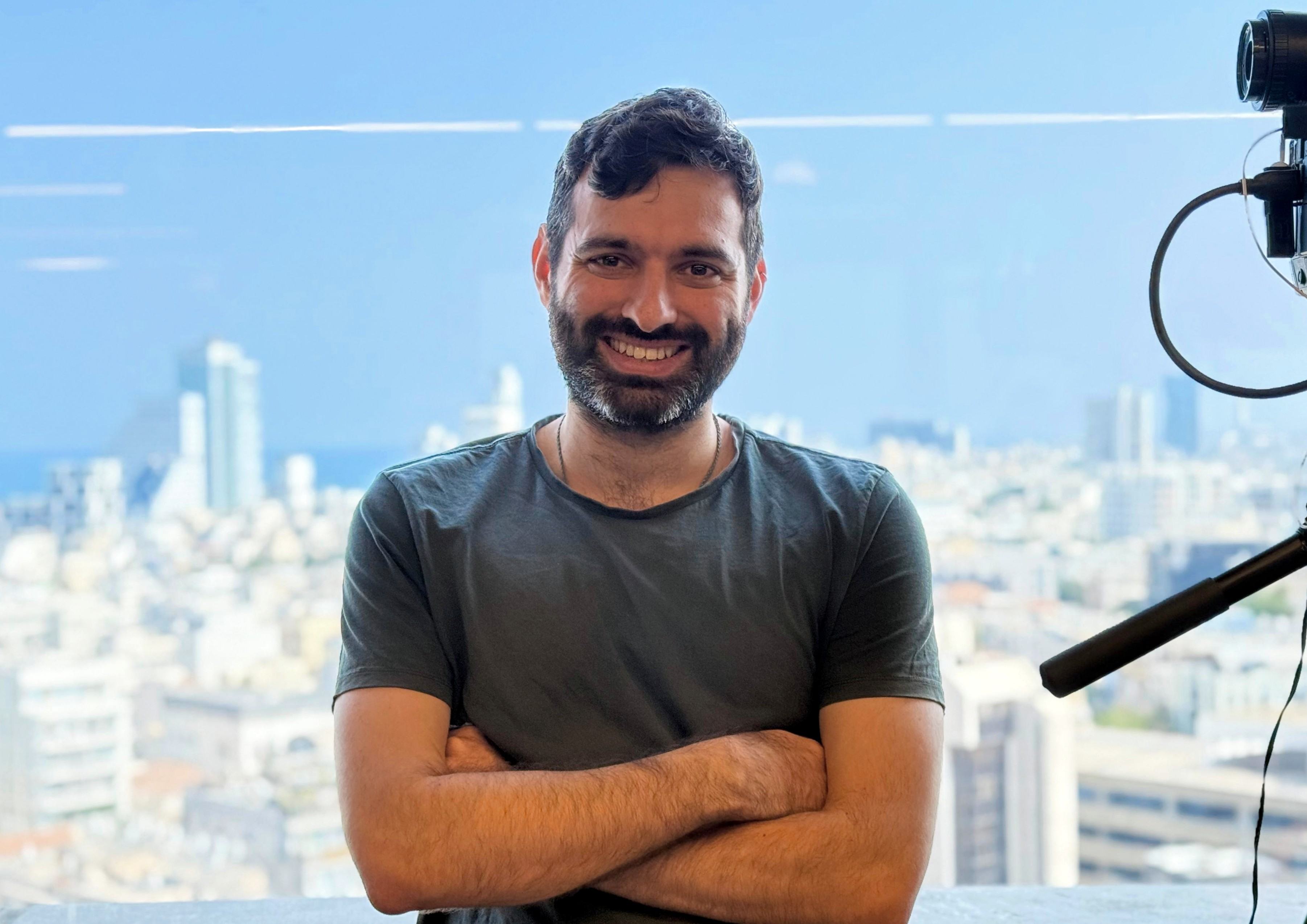 יניב בן אהרון